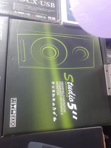 Studio monitor nchi 5