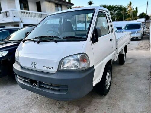 TOWN HIACE NAUZA NEW