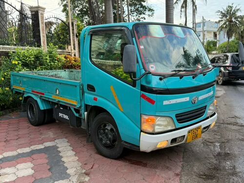TOYOTA DYNA TRUCK