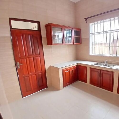 3BEDROOM HOUSE FOR RENT 