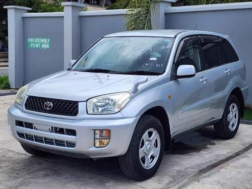 Rav4 nauza new safi sana