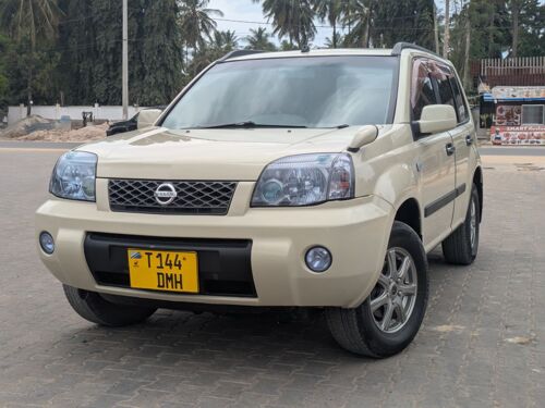 Nissan extrail inauzwa 11