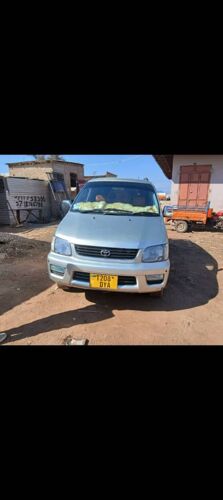 TOYOTA NOAH FIELD TOUR