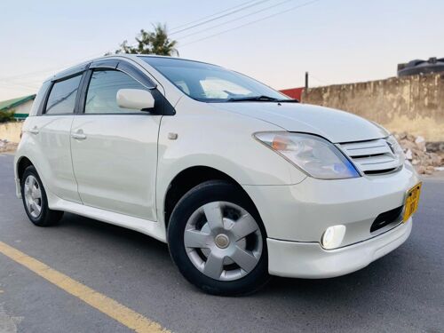 Toyota ist D1