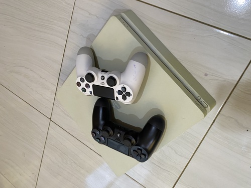 PS4 SLIM