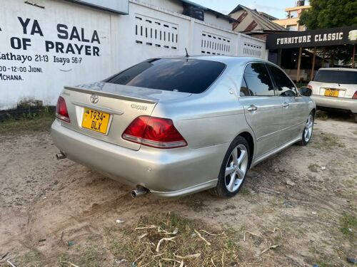 TOYOTA CROWN ATHLETE 