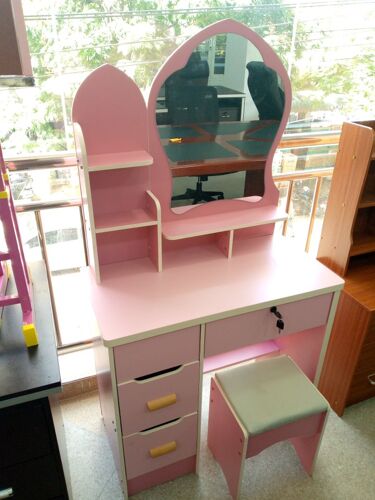 DRESSING TABLE 
