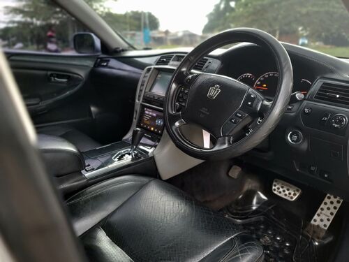 Toyota crown alhetel 