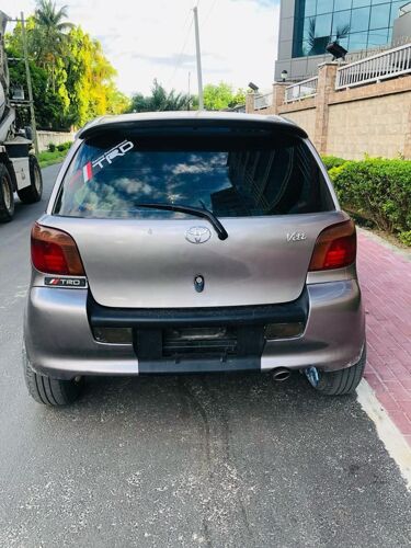 Vitz old model Rs 