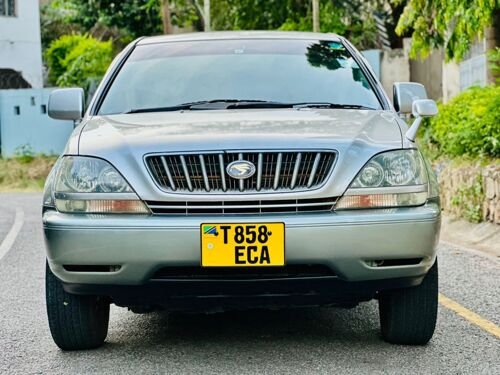 Toyota harrier old