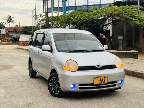 NAUZA TOYOTA SIENTA NZURI 