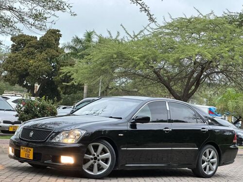 Toyota Crown EGE