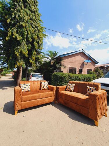 SOFA SET KALI SANA MPYA 2:2