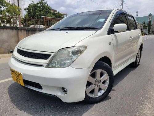 TOYOTA IST 