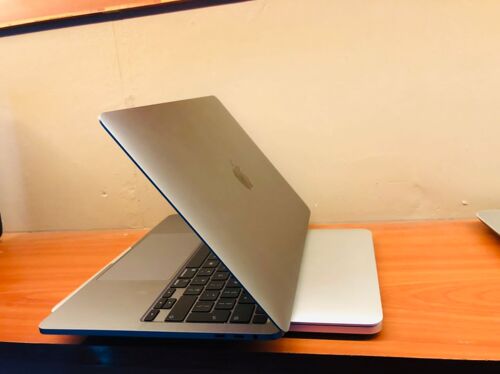 Mackbook 2020 core i5