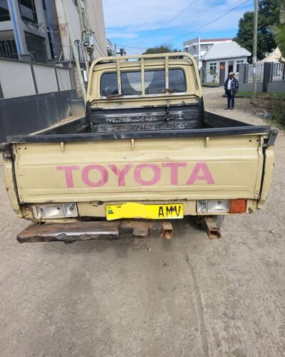LAND CRUISER PICKUP BANZ