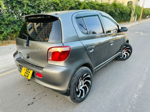 Vitz RS old model