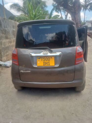 Toyota ractis 