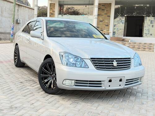 MPYA NAUZA TOYOTA CROWN 