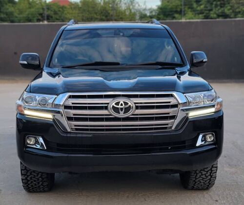 LAND CRUISER VXR V8