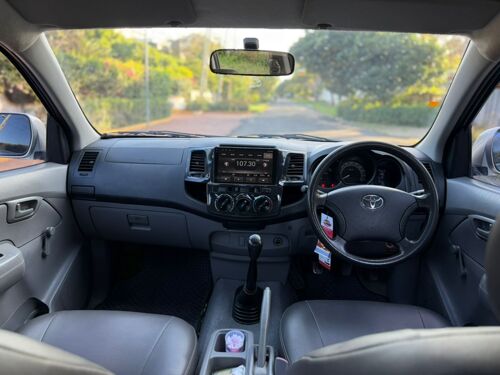 Hilux Gari Nzuri sana