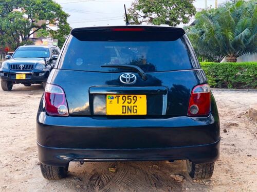 NAUZA TOYOTA IST NZURI 