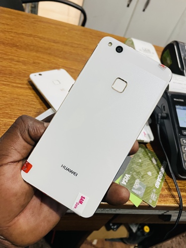 HUAWEI P10 Lite