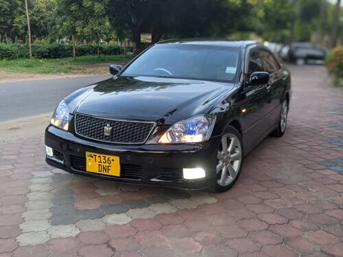 Toyota crown athlete 