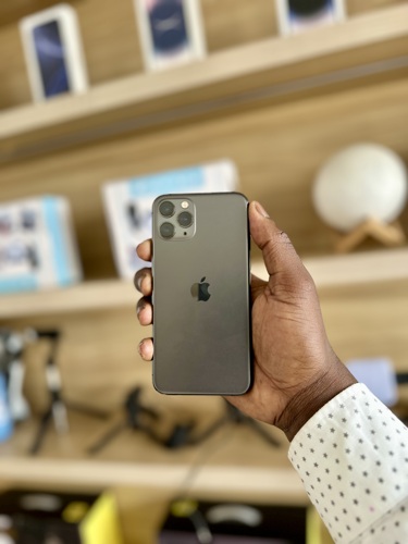iPhone 11 pro 0675333716