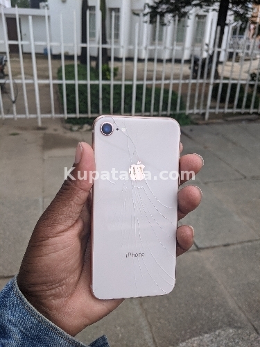 iPhone 8 