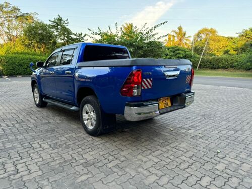 Hilux double cabin pickup 2GD