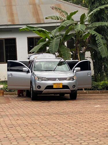 MITSUBISHI OUTLANDER 