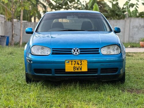 VW.  GOLF.       2005