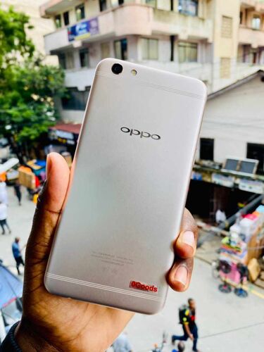 oppo R9S+. 128gb ram6