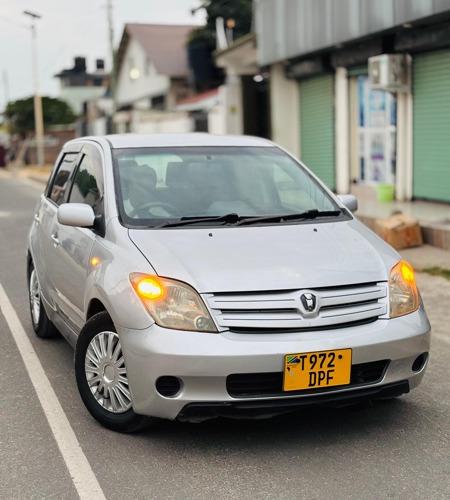 NAUZA TOYOTA IST 