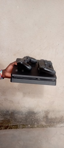 PS4 slim clean 