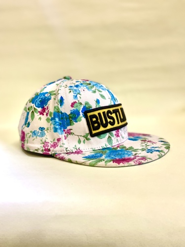 BUSTLING CAP