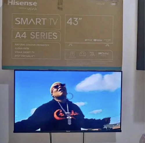 Hisense smart Tv 43 inches