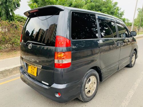 Toyota Noah T