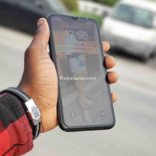 IPHONE 11 128GB VERY CLEAN NAUZA 1,250,000