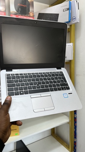 HP ELITEBOOK 820 G3