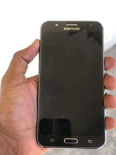 Samsung J7