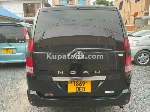 NOAH 2006 GARI LIPO KITUNDA 0673494638