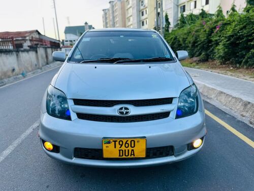 TOYOTA IST