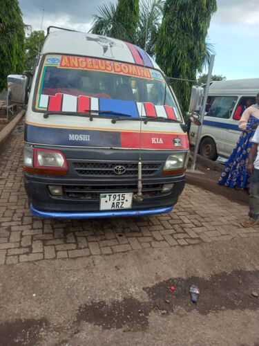 Toyota haisi 19m 