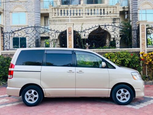 TOYOTA NOAH OLD MODEL IN DAR