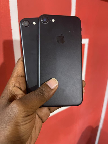 iphone 7plain 32Gb
