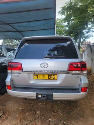 Landcruiser vxr v8 