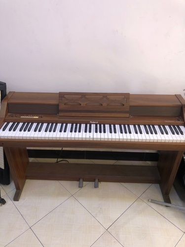 Roland Piano Used