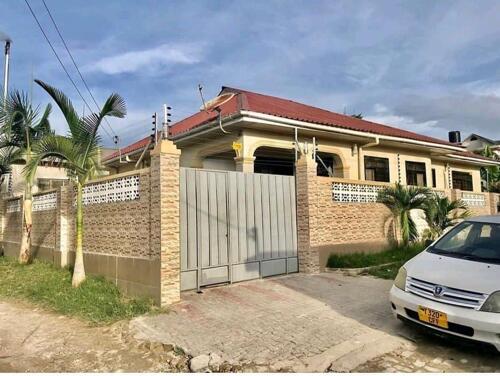 HOUSE FOR RENT/AT MBEZI BEACH JOGOO